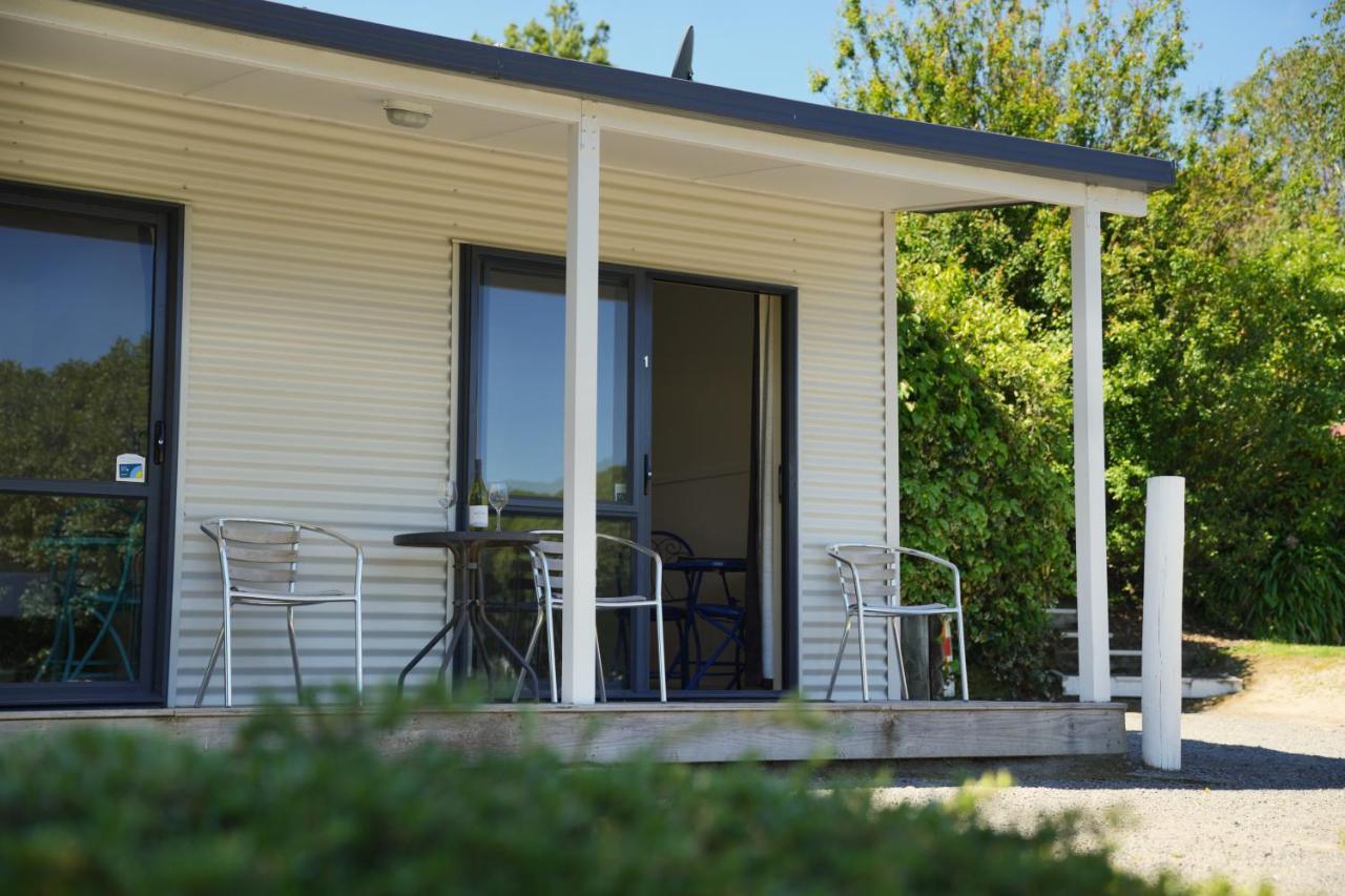 Akaroa Top 10 Holiday Park Exterior photo